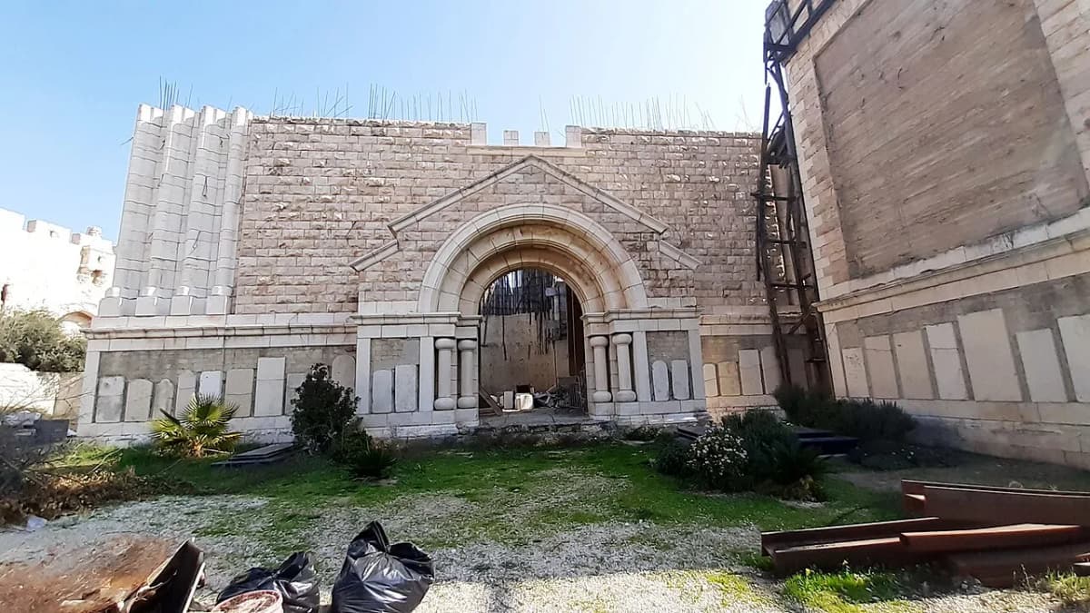 Saint Saviour complex and Armenian cemetery — Zeller Zalmanson Pikiwiki Israel, CC BY 2.5 (https://creativecommons.org/licenses/by/2.5/). https://commons.wikimedia.org/wiki/File:93903_jerusalem_armenian_cemetery_PikiWiki_Israel.jpg