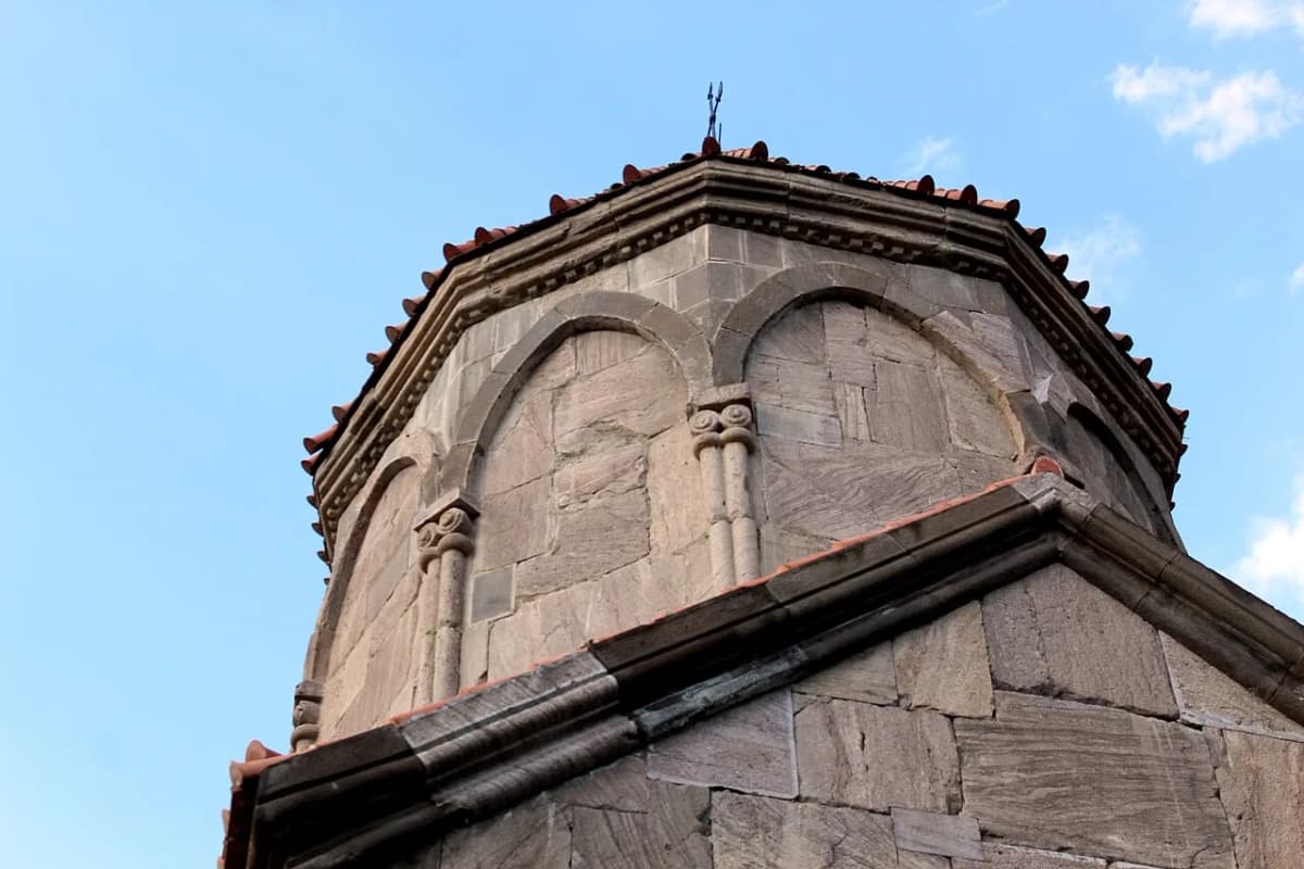 Vahanavank — Emma YSU, CC BY-SA 4.0. https://commons.wikimedia.org/wiki/File:Vahanavank_(4).jpg