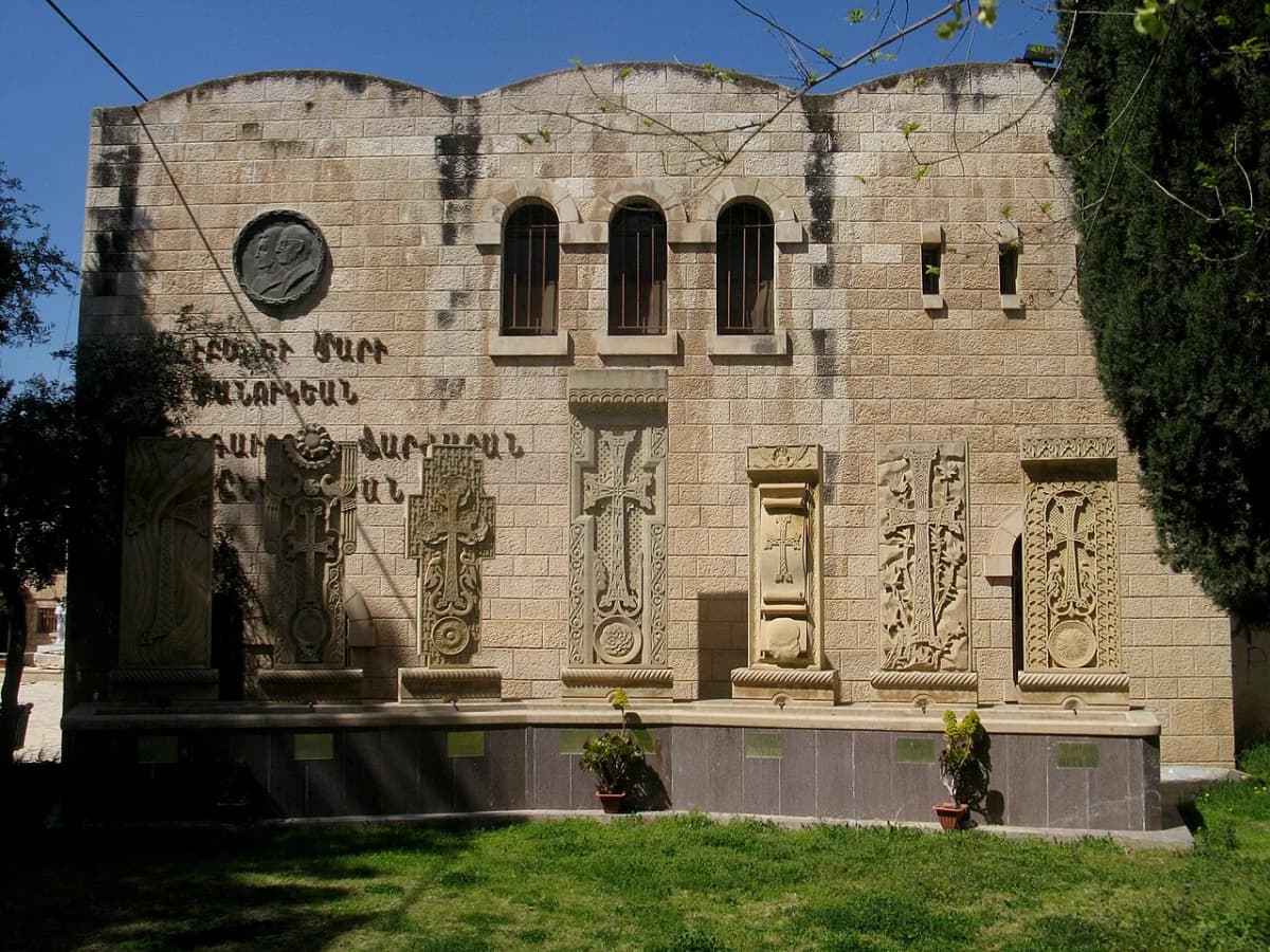 Seminary of the Armenian Patriarchate of Jerusalem — Lantuszka, CC BY-SA 3.0 (https://creativecommons.org/licenses/by-sa/3.0/). https://commons.wikimedia.org/wiki/File:Armenian_seminary.JPG